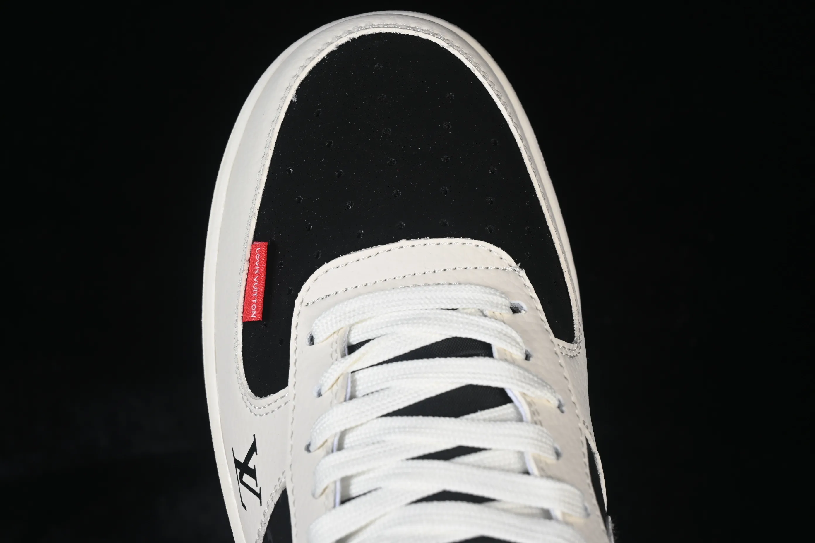 All categories Nk Air Force 1 Air Force series Nk Air Force 1 Low Air Force low top Nike Air Force 1'07 Low Classic presbyopic black stitching Air Force 1 low top casual sneakers DF0188-137